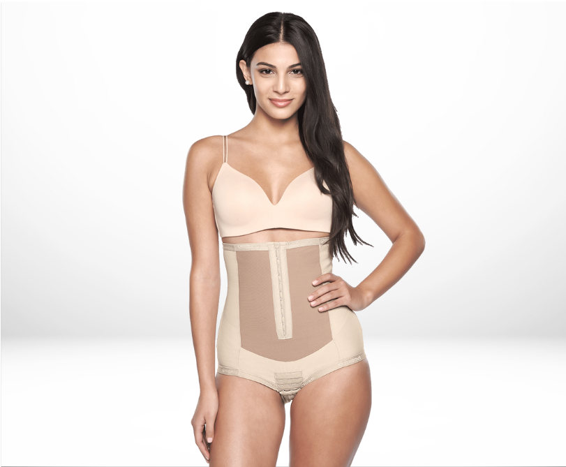 XS,S|Victoria is wearing a Dual Closure Girdle in size S, she's 5' 7