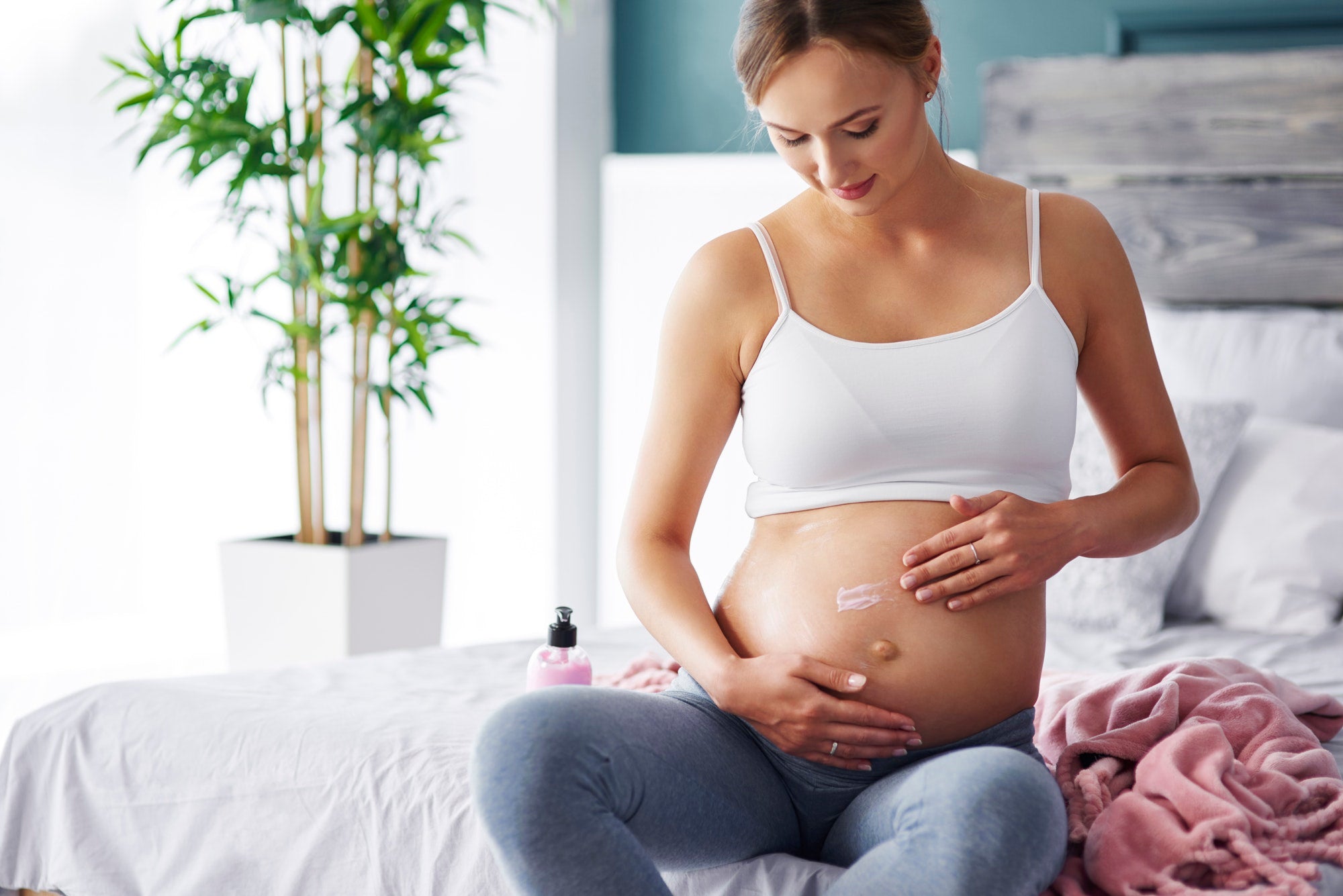 Worried About Pregnancy Stretch Marks? When to start using stretch