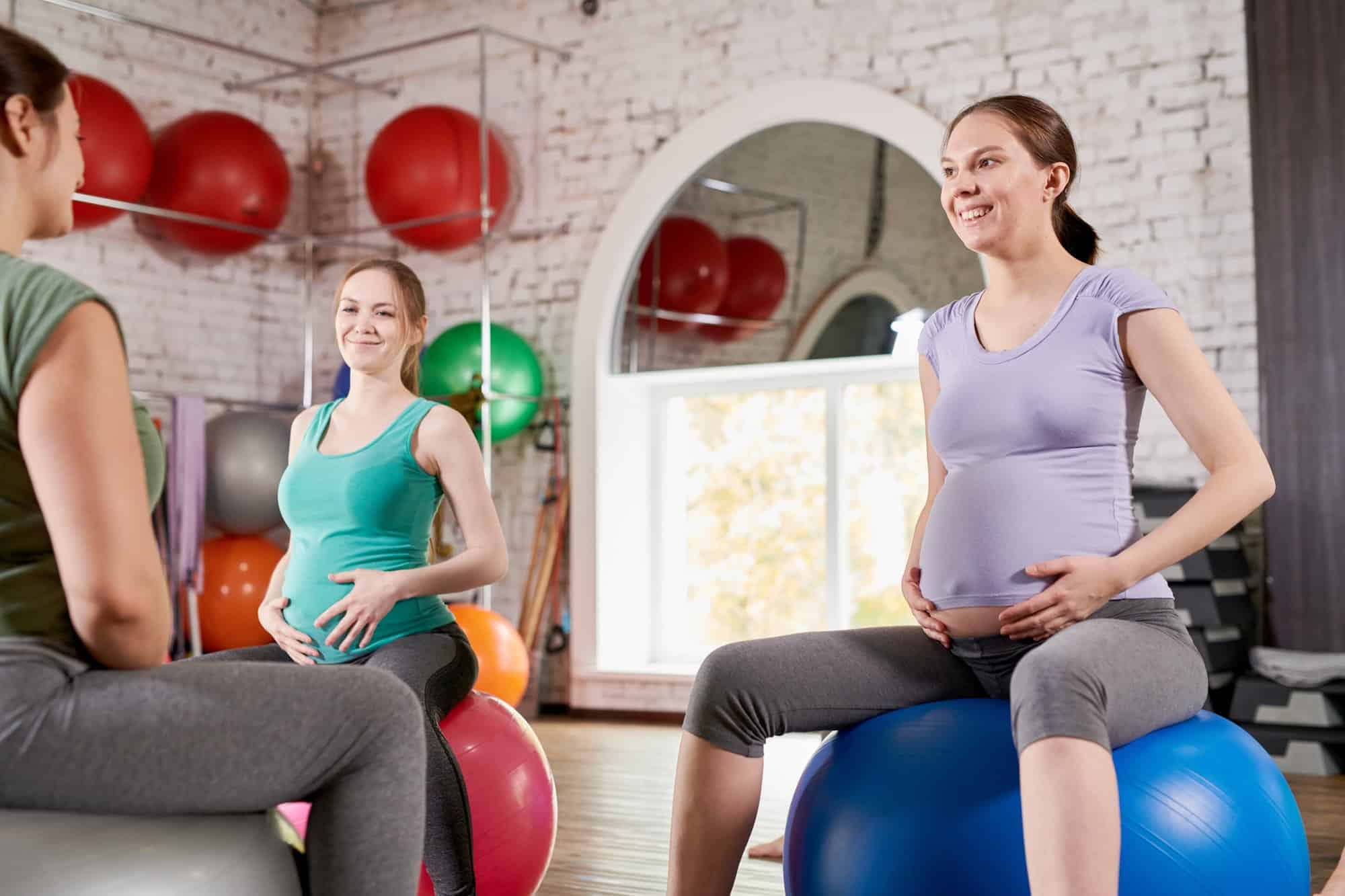 https://www.bellefit.com/cdn/shop/articles/pregnant-women-enjoying-fitness_dffccb17-494c-49a7-a01b-d60d8af262ae.jpg?v=1589195777