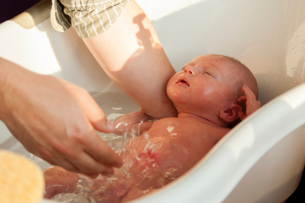 6 Tips for Baby's First Bath