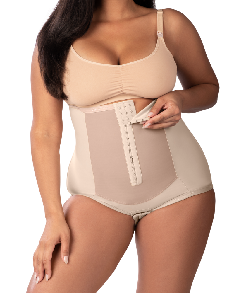 040 - EIGHT STRAP ROLL ON GIRDLE